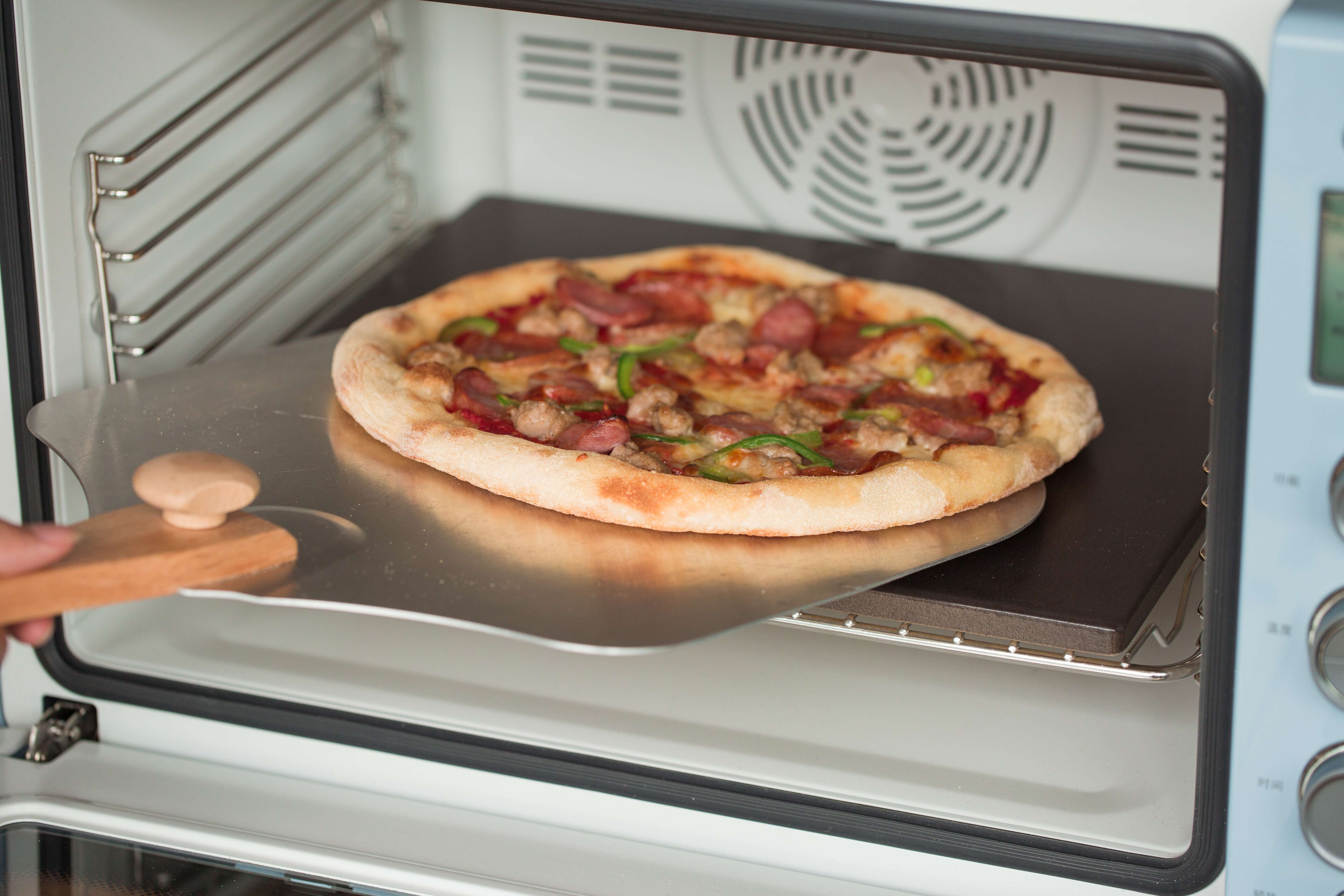 Using a Pizza Stone for Perfect Pizzas: Tips for Direct Placement